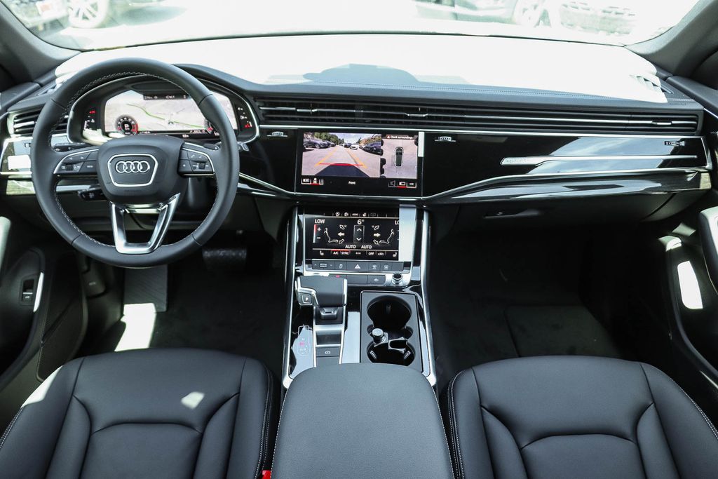 Thumbnail: 2026 Audi Q8 - 2