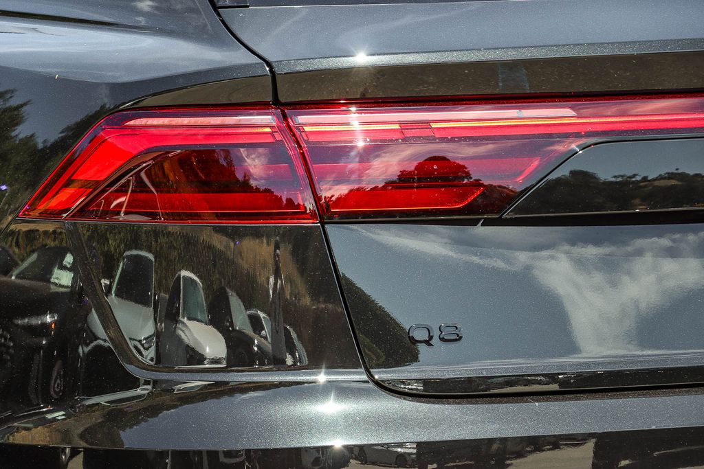 Thumbnail: 2026 Audi Q8 - 20