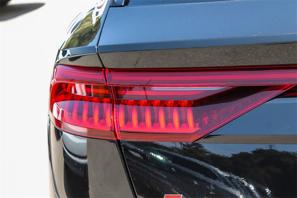 Thumbnail: 2022 Audi SQ8 - 18