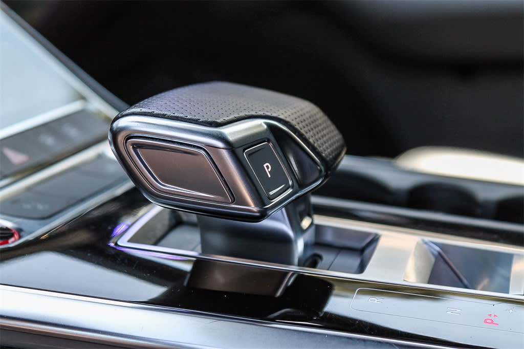 Thumbnail: 2022 Audi SQ8 - 13