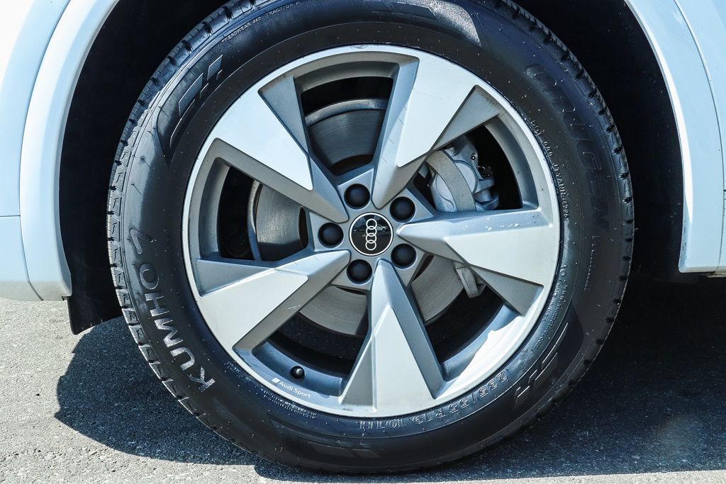 Thumbnail: 2023 Audi Q5 - 6