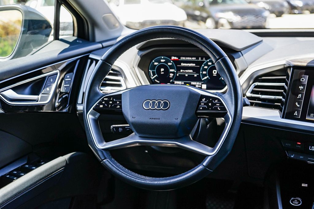 Thumbnail: 2023 Audi Q4 e-tron - 13