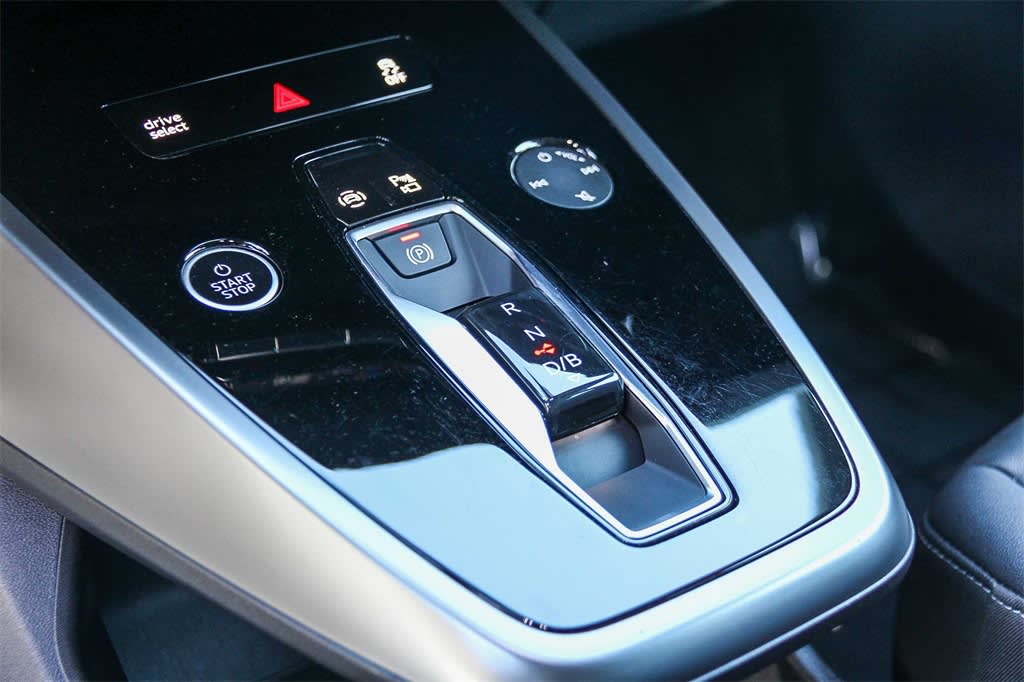 Thumbnail: 2023 Audi Q4 e-tron - 15