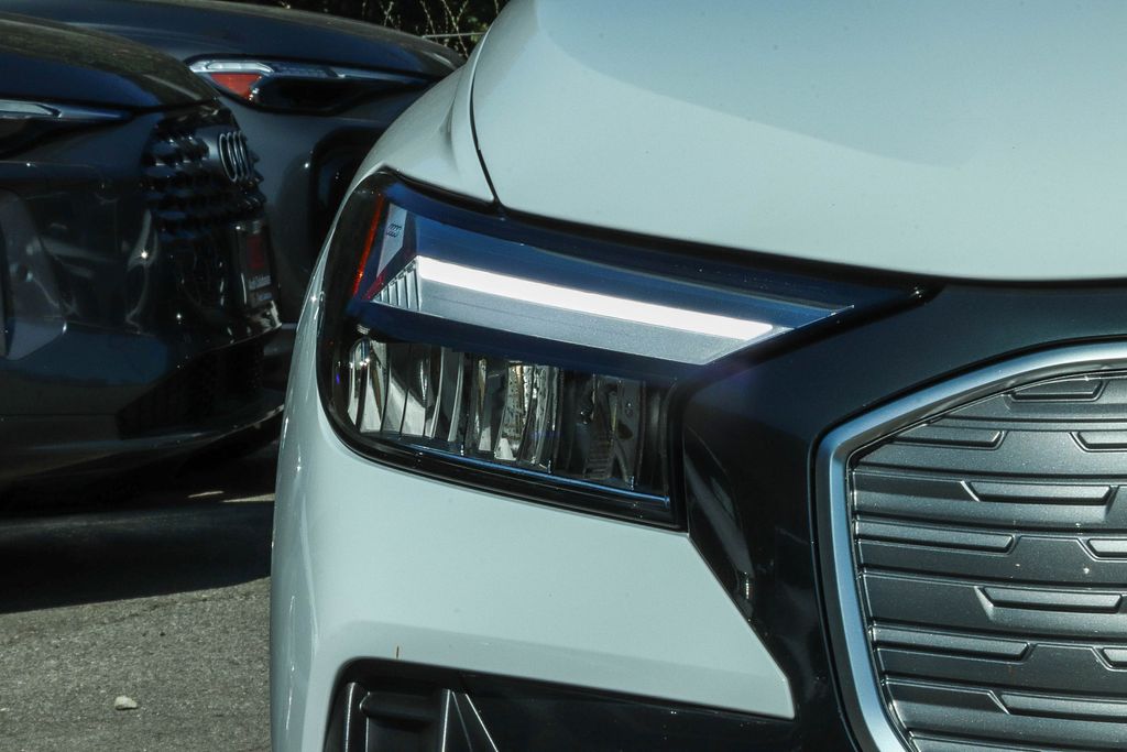 Thumbnail: 2023 Audi Q4 e-tron - 21