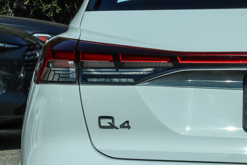 Thumbnail: 2023 Audi Q4 e-tron - 13