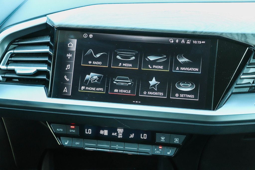 Thumbnail: 2023 Audi Q4 e-tron - 23