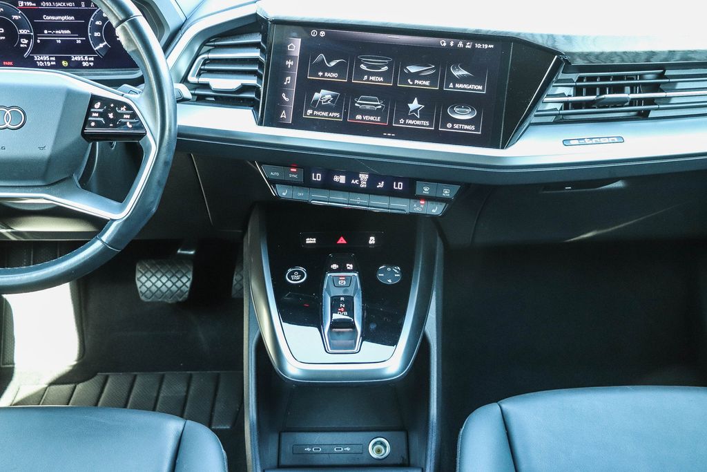 Thumbnail: 2023 Audi Q4 e-tron - 8