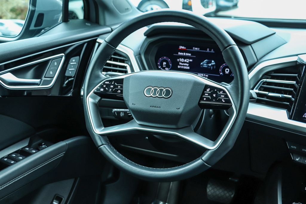 Thumbnail: 2023 Audi Q4 e-tron - 13