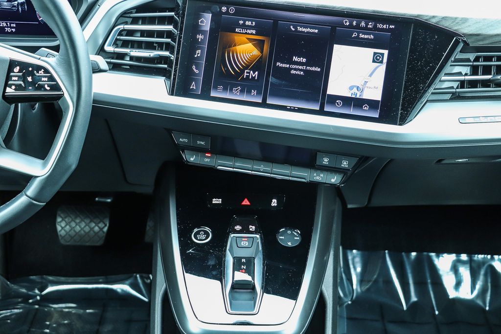 Thumbnail: 2023 Audi Q4 e-tron - 12