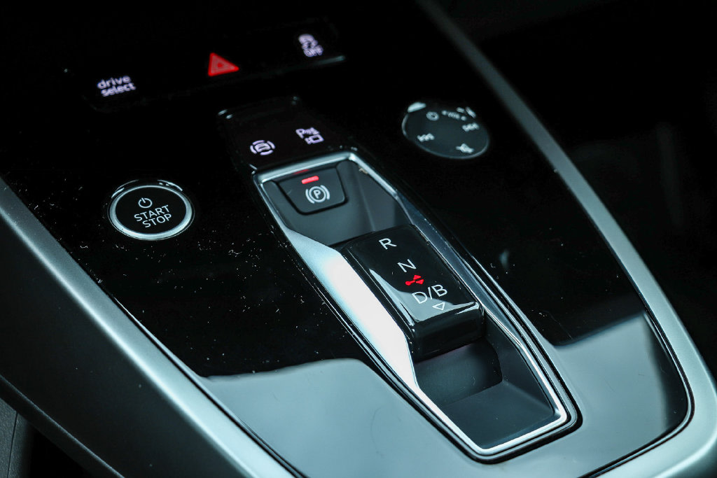Thumbnail: 2023 Audi Q4 e-tron - 15