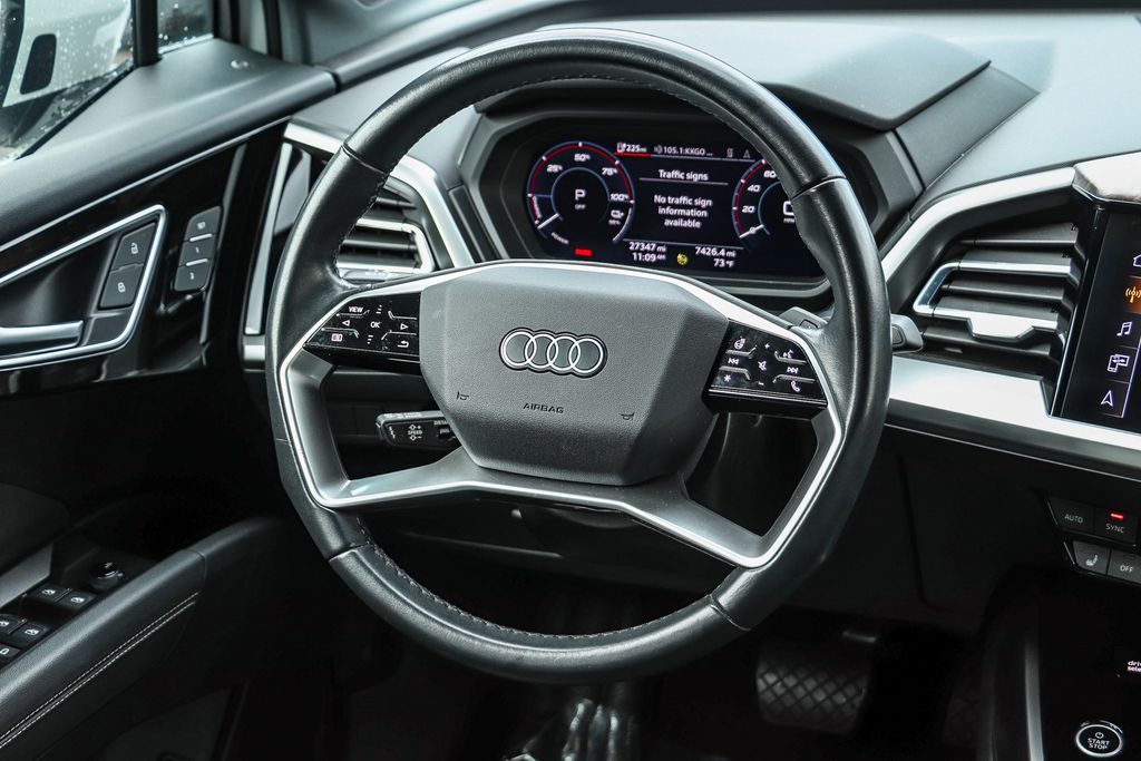Thumbnail: 2023 Audi Q4 e-tron - 12