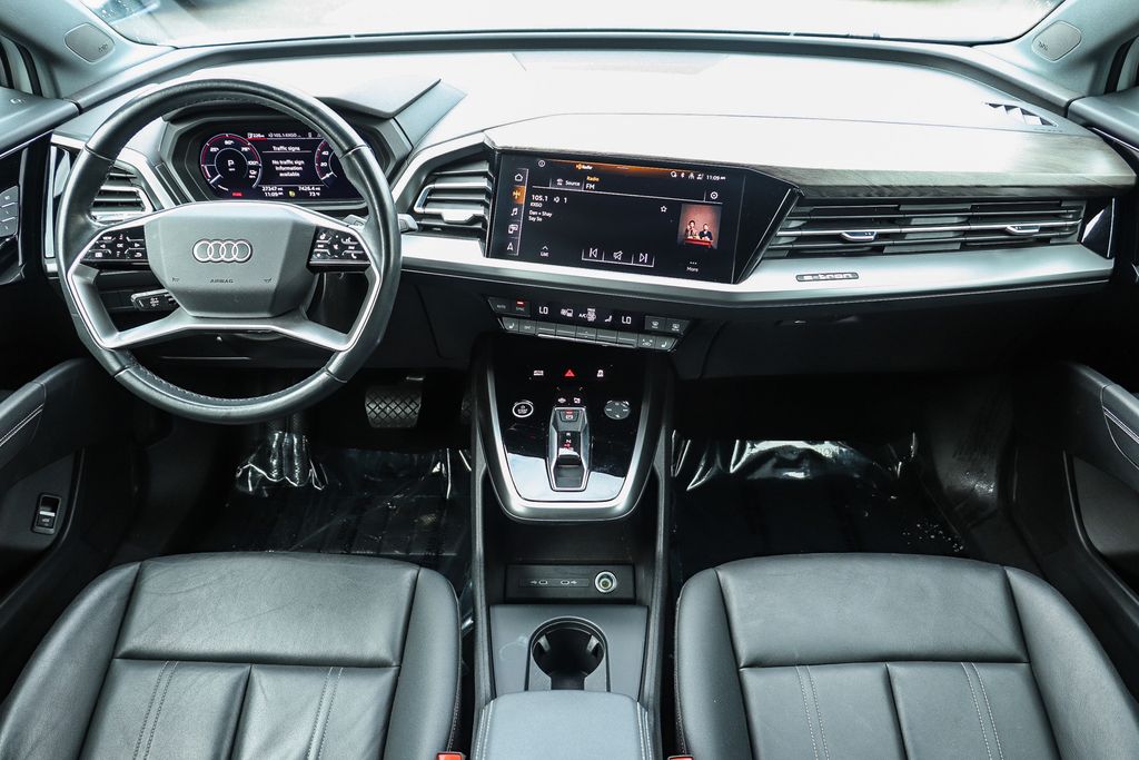 Thumbnail: 2023 Audi Q4 e-tron - 2