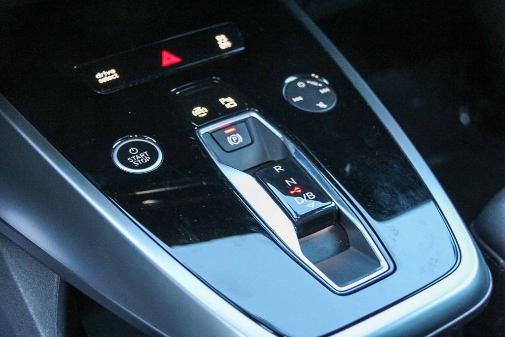 Thumbnail: 2023 Audi Q4 e-tron - 24