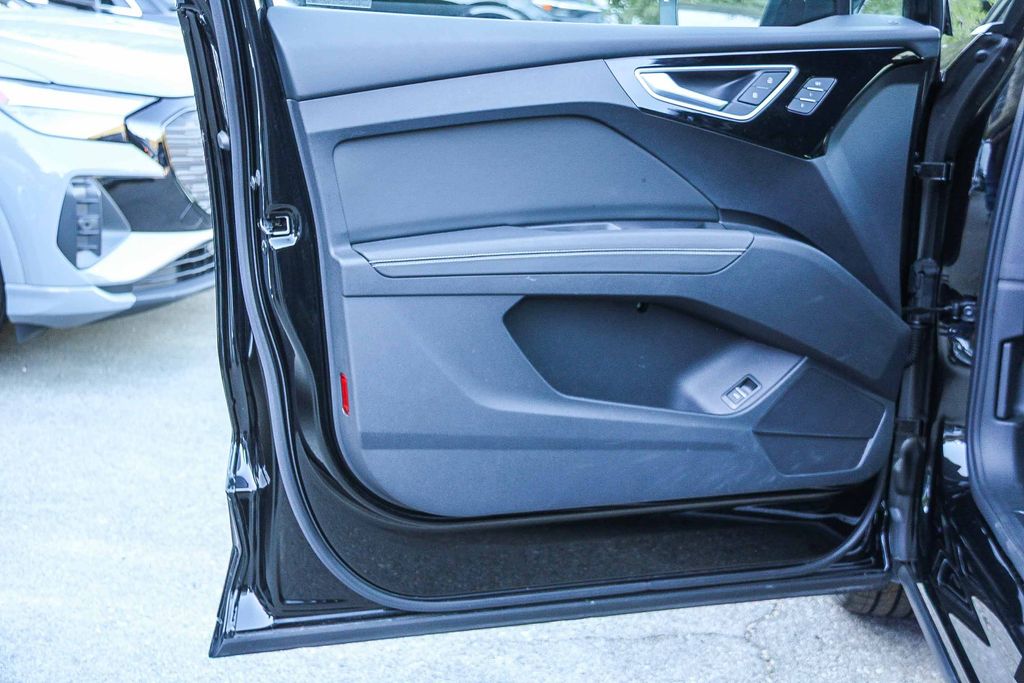 Thumbnail: 2023 Audi Q4 e-tron - 26