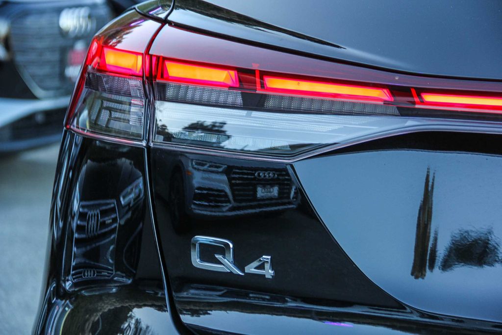 Thumbnail: 2023 Audi Q4 e-tron - 22