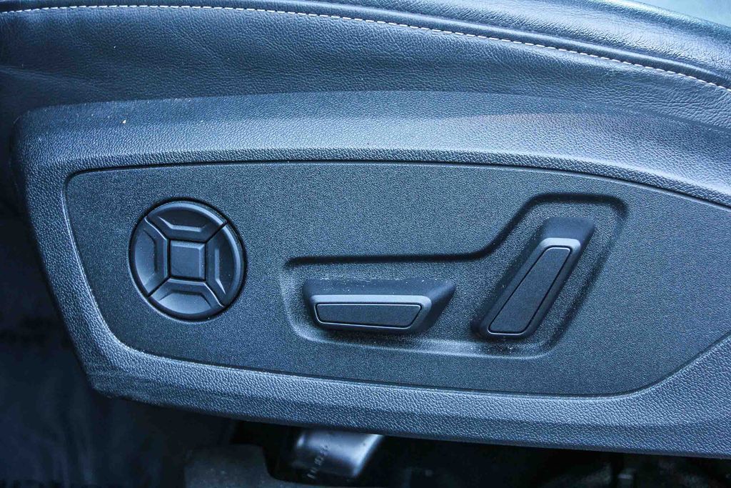 Thumbnail: 2023 Audi Q4 e-tron - 25