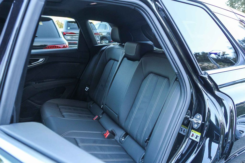 Thumbnail: 2023 Audi Q4 e-tron - 11