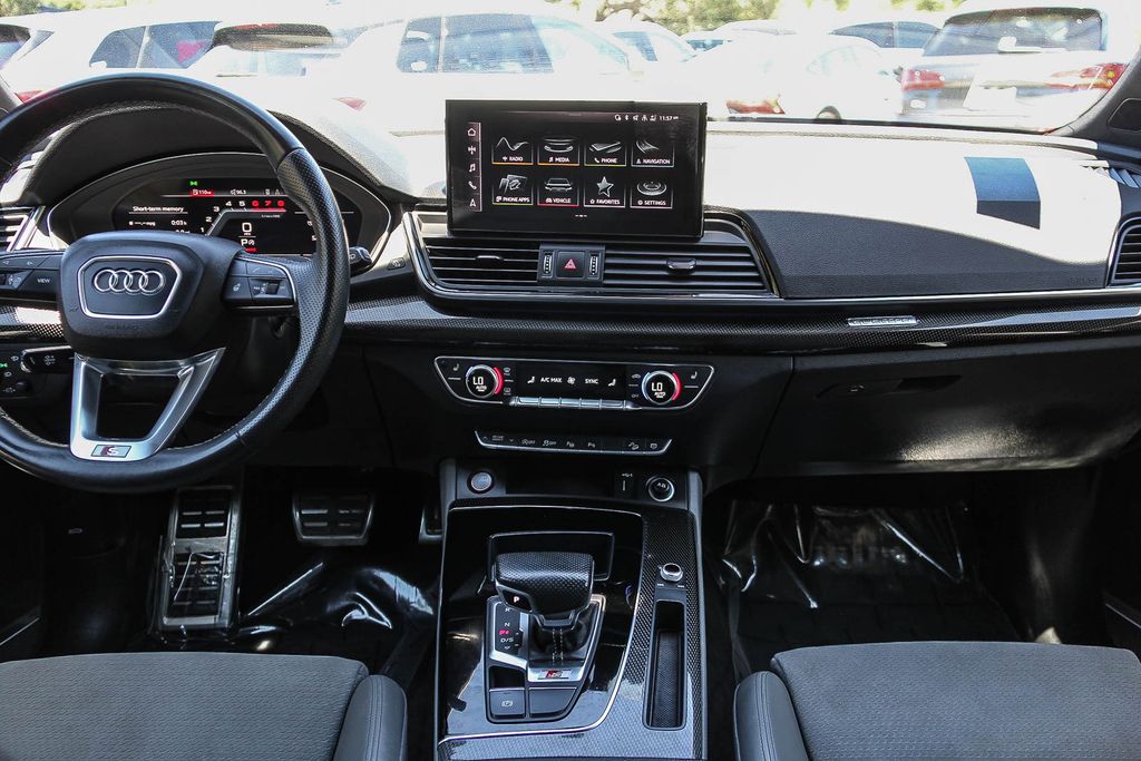 Thumbnail: 2023 Audi SQ5 - 2