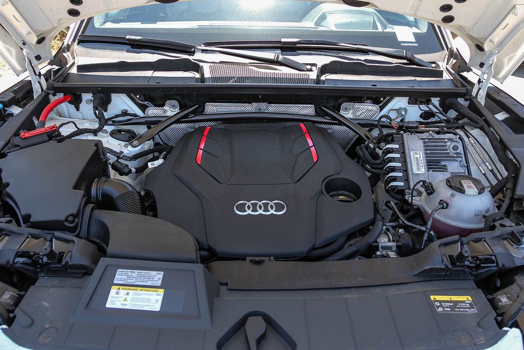 Thumbnail: 2023 Audi SQ5 - 7