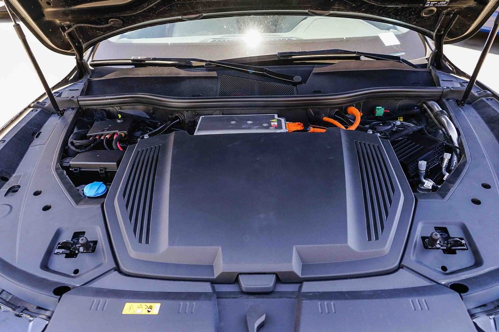 Thumbnail: 2024 Audi Q8 e-tron - 8