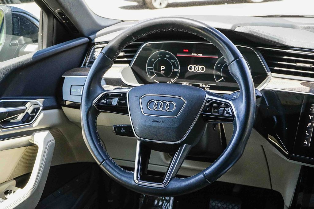 Thumbnail: 2024 Audi Q8 e-tron - 13