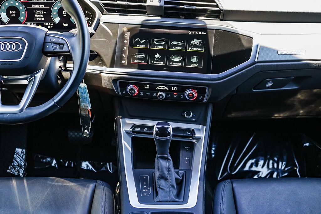 Thumbnail: 2023 Audi Q3 - 8