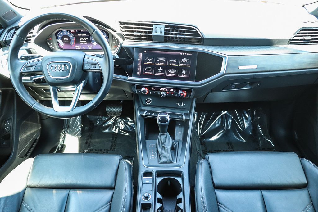 Thumbnail: 2023 Audi Q3 - 2