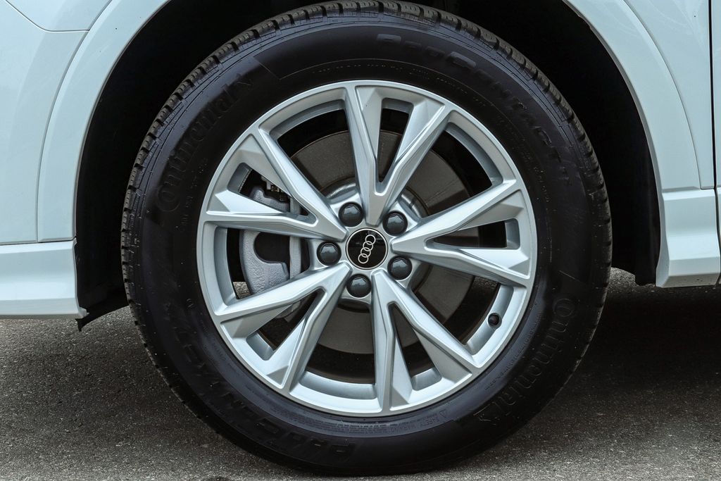Thumbnail: 2023 Audi Q3 - 21