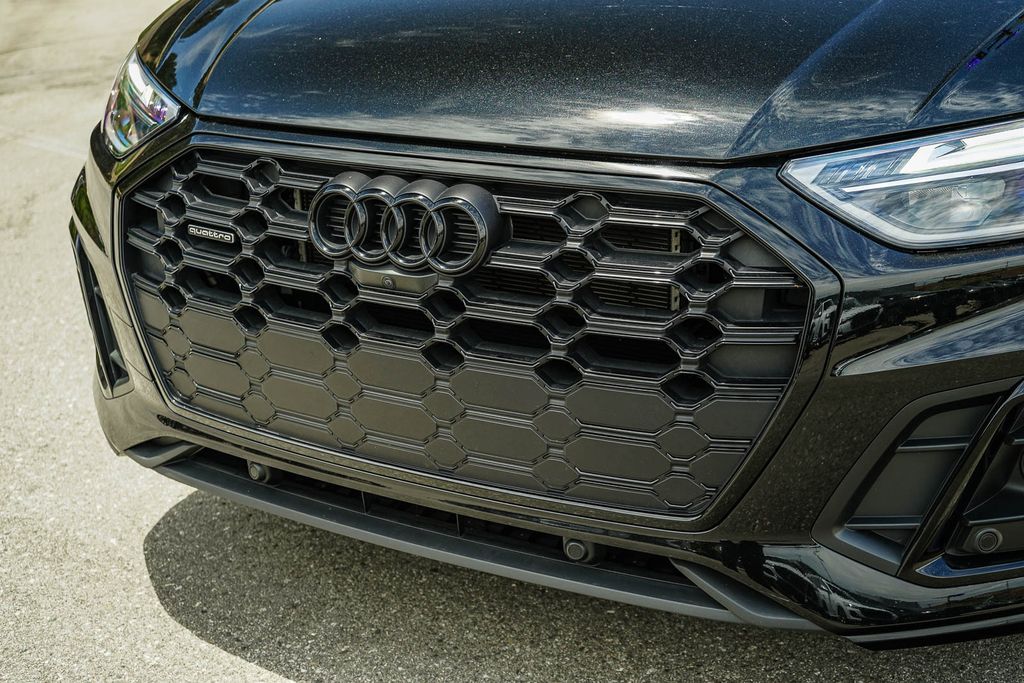 Thumbnail: 2023 Audi Q5 - 6