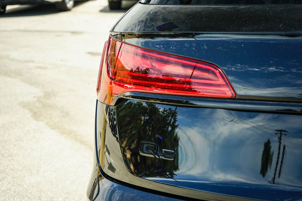 Thumbnail: 2023 Audi Q5 - 21