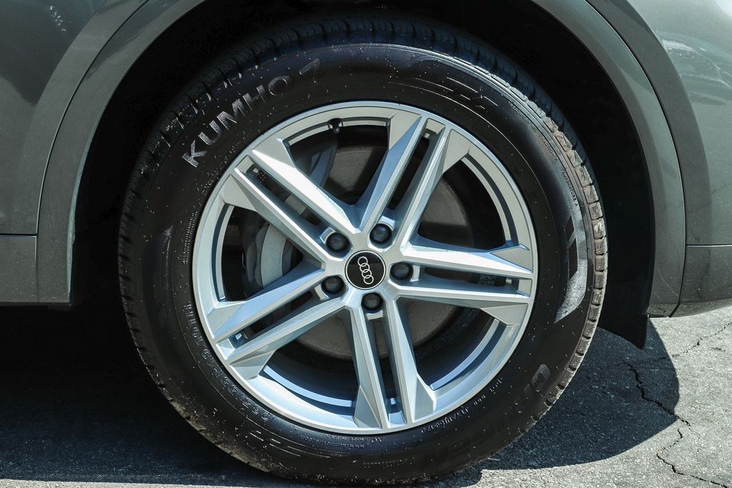 Thumbnail: 2025 Audi Q5 - 5