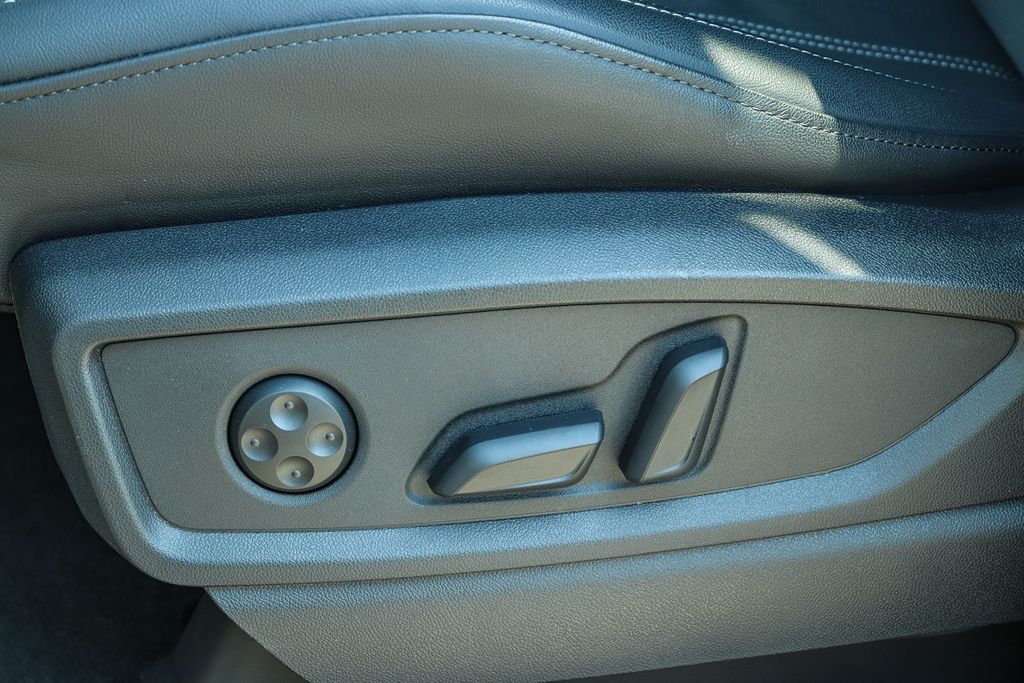 Thumbnail: 2025 Audi Q5 - 22