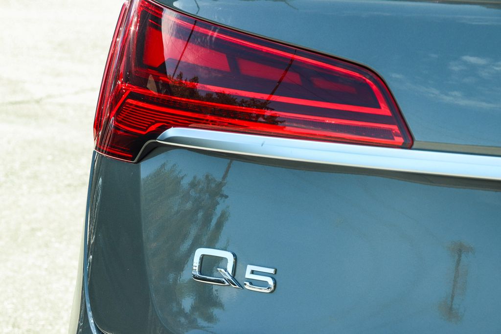 Thumbnail: 2025 Audi Q5 - 20