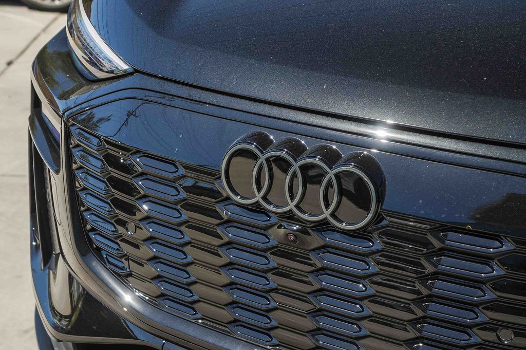 Thumbnail: 2027 Audi Q6 e-tron - 18