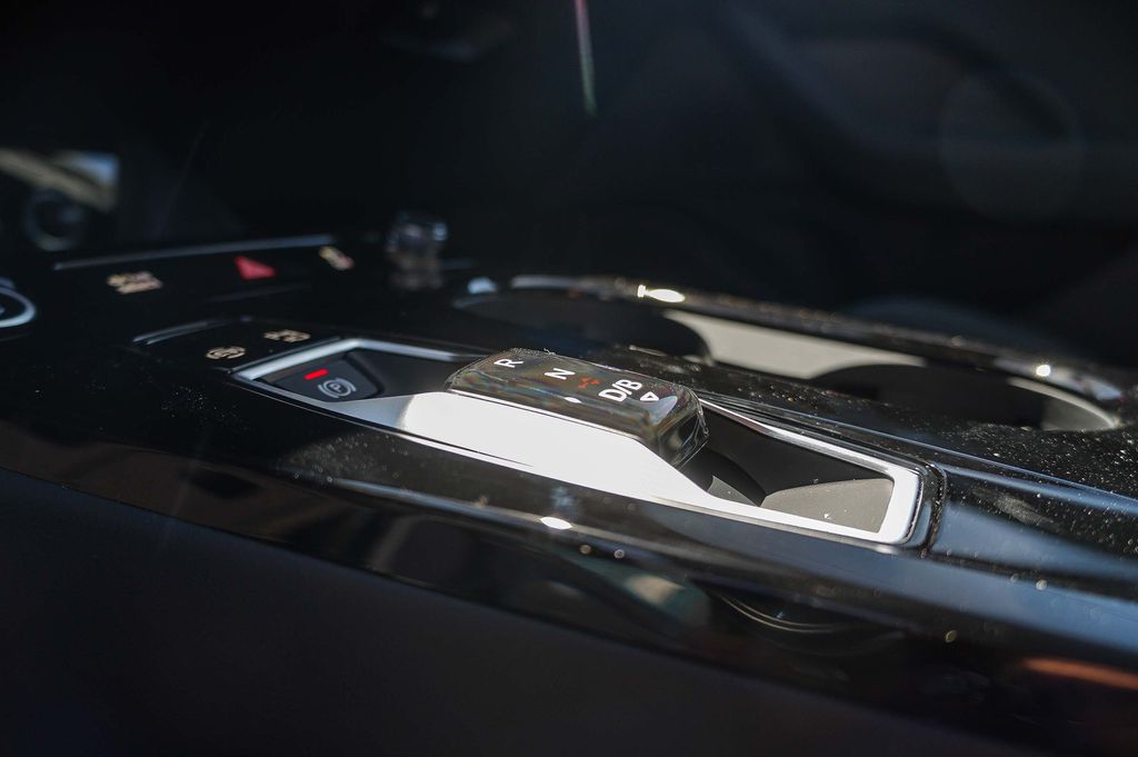 Thumbnail: 2027 Audi Q6 e-tron - 26