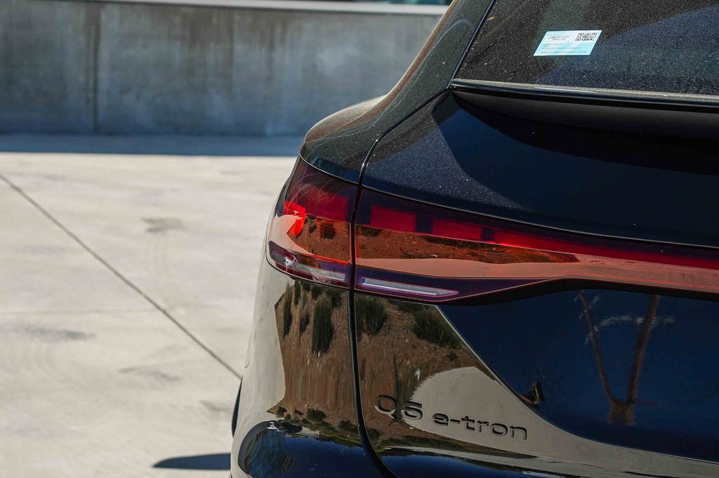 Thumbnail: 2027 Audi Q6 e-tron - 16