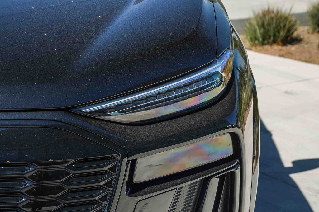 Thumbnail: 2027 Audi Q6 e-tron - 17