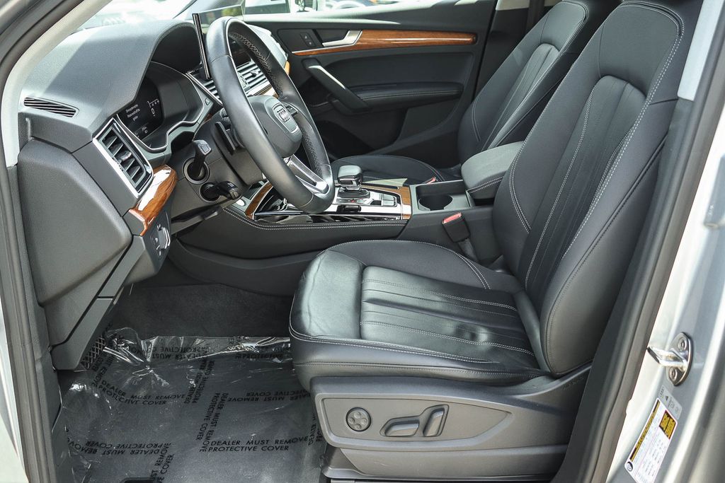 Thumbnail: 2023 Audi Q5 - 10