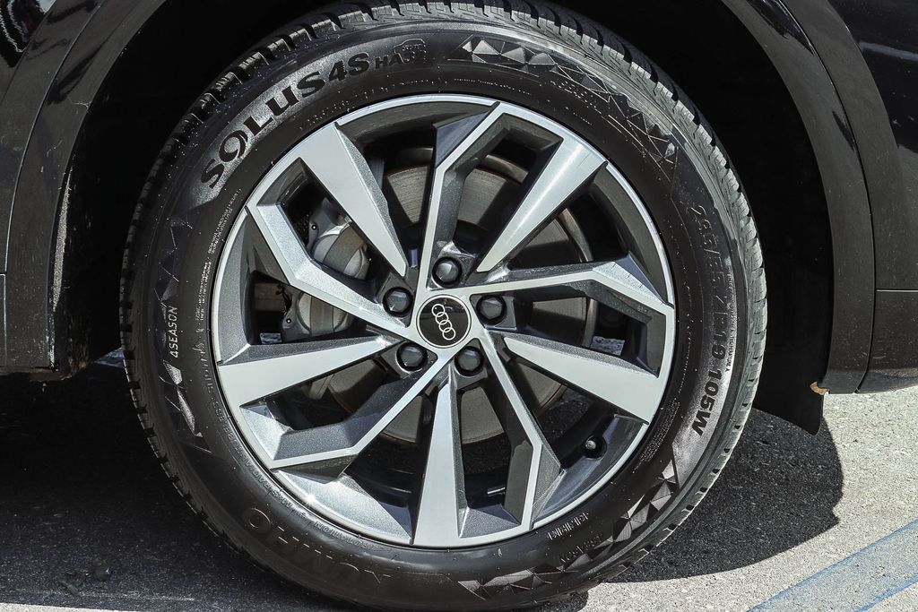 Thumbnail: 2023 Audi Q5 - 6
