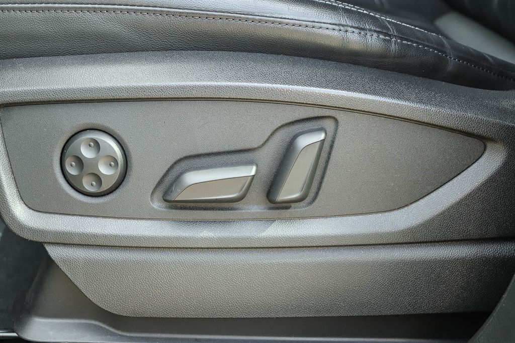 Thumbnail: 2023 Audi Q5 - 21