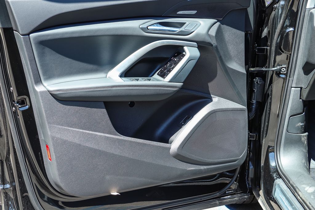 Thumbnail: 2026 Audi Q5 - 25