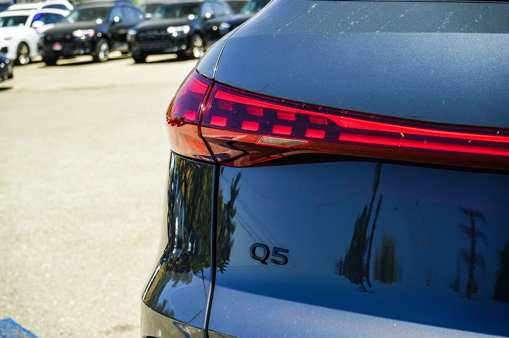 Thumbnail: 2025 Audi Q5 - 20