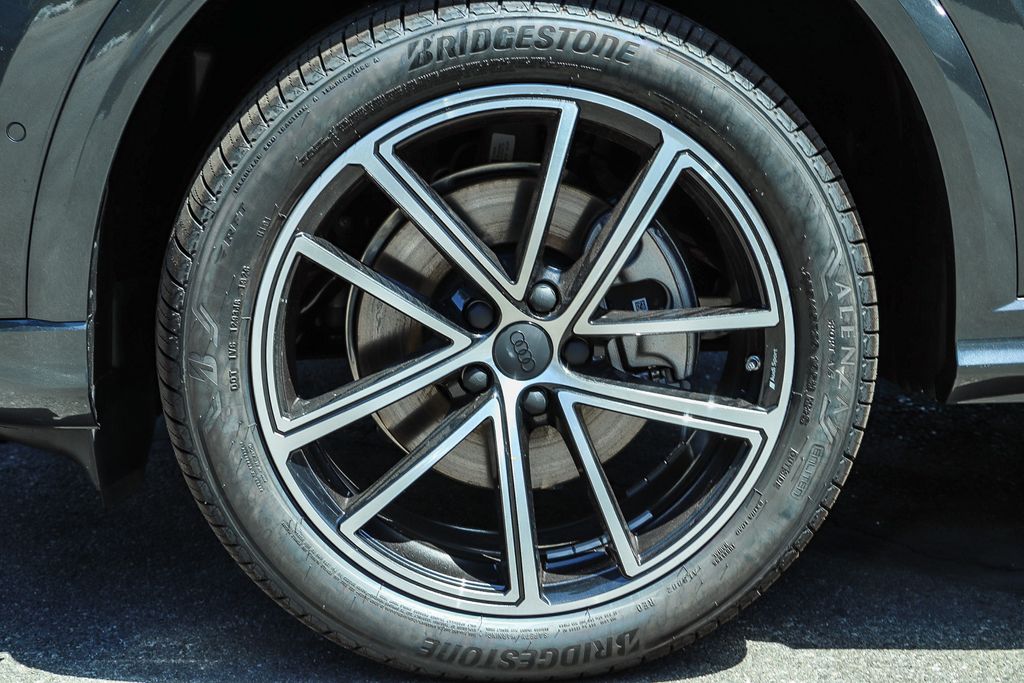 Thumbnail: 2026 Audi Q5 - 7