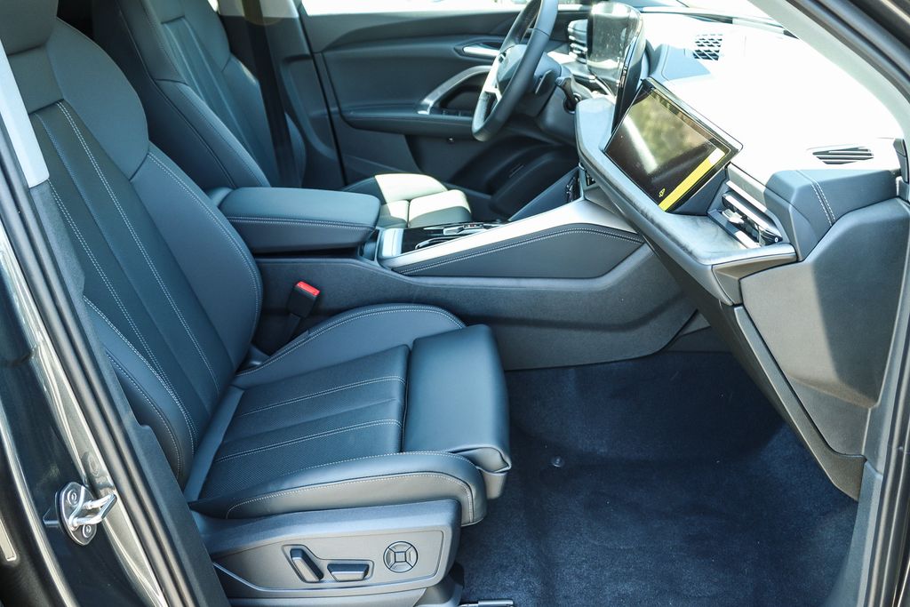 Thumbnail: 2026 Audi Q5 - 10