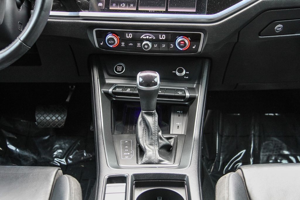 Thumbnail: 2023 Audi Q3 - 13