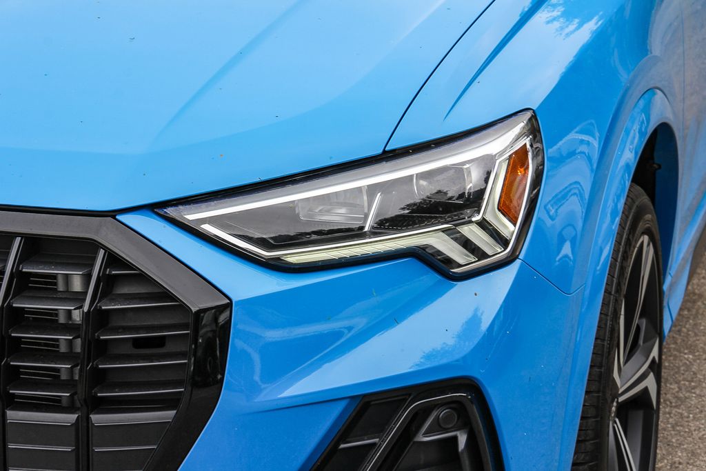 Thumbnail: 2023 Audi Q3 - 19