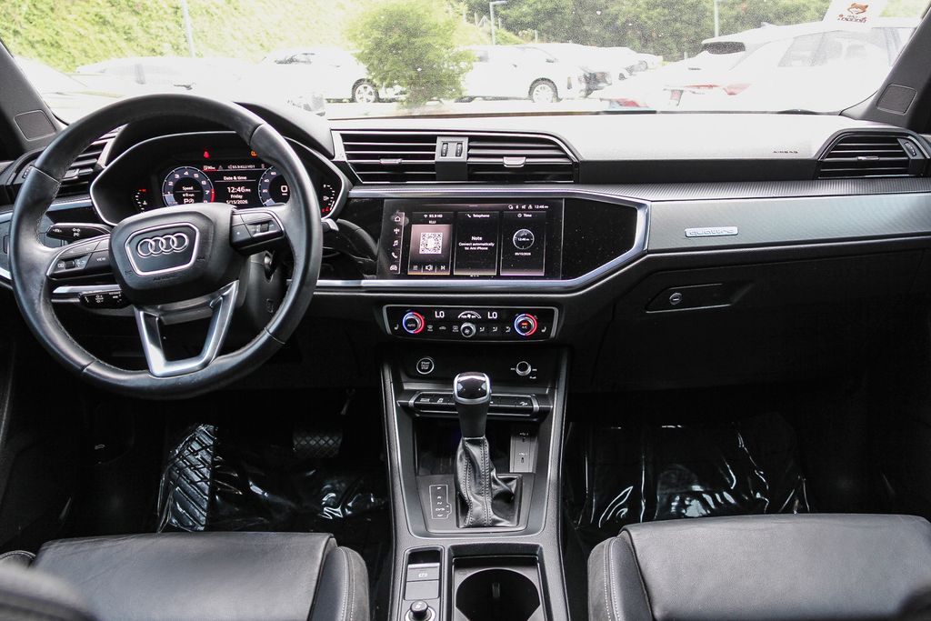Thumbnail: 2023 Audi Q3 - 2