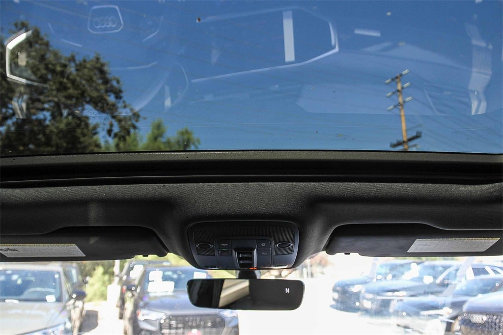 Thumbnail: 2025 Audi Q3 - 23