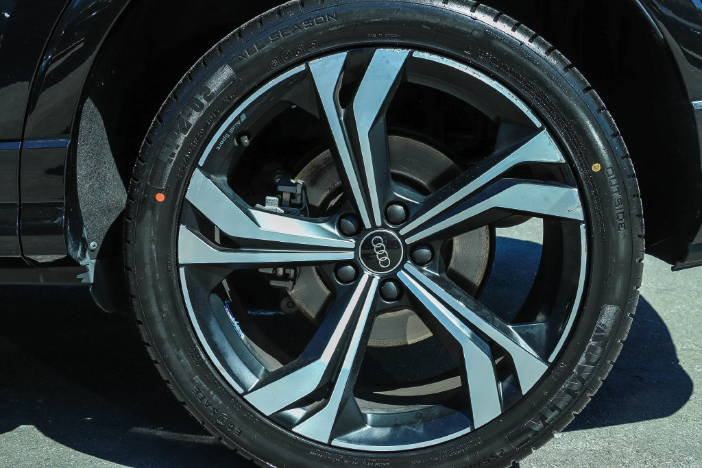 Thumbnail: 2024 Audi Q3 - 6