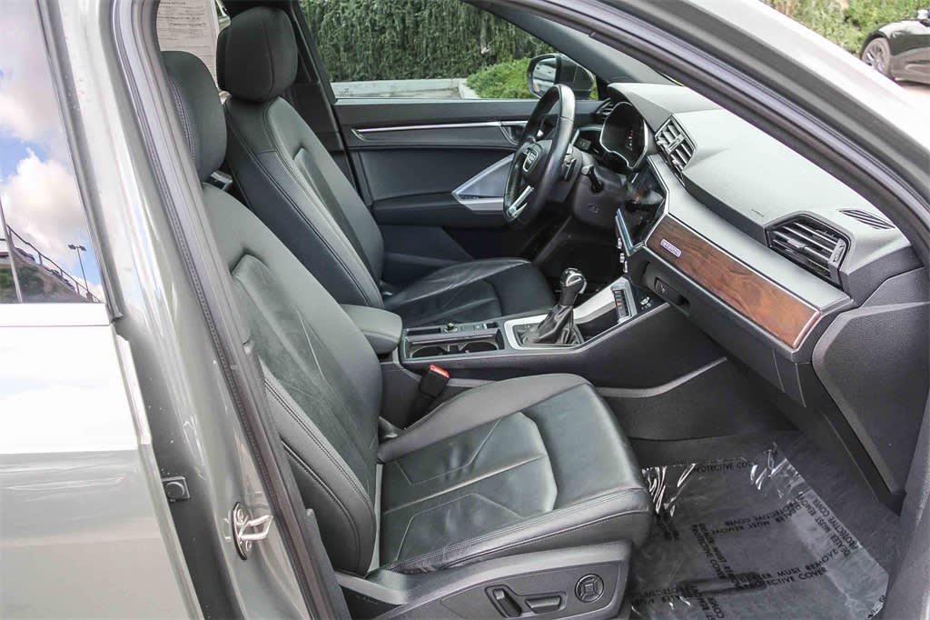 Thumbnail: 2022 Audi Q3 - 9